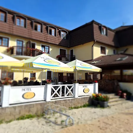 Hotel Na Plazi Horni Plana