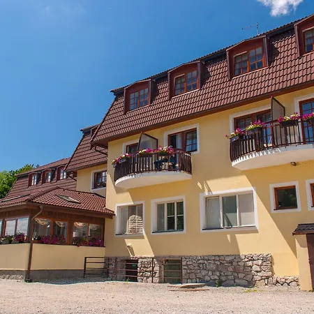 Hotel Na Plazi 3*